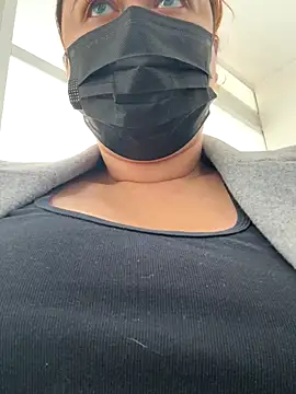 Snapshot of maddy_Bloomm chatting on November 2025 03:40:01 PM maddy Bloomm online show from November 2025 03:40:01 PM