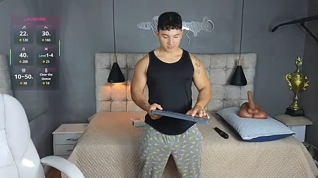 Snapshot of Horny_nick18 chatting on October 2025 01:48:02 PM Horny nick18 online show from October 2025 01:48:02 PM