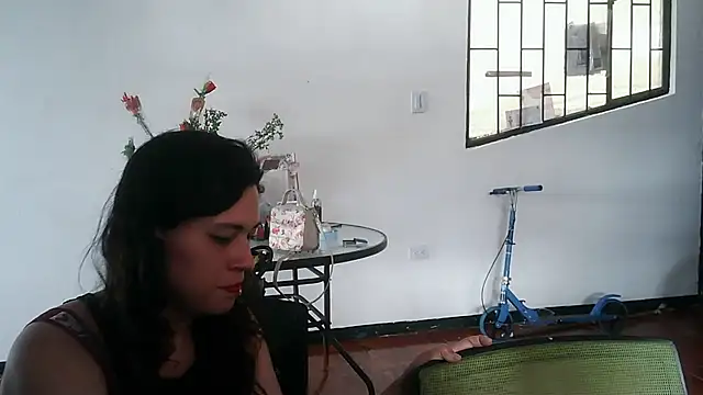 Snapshot of MiaRobertz_ chatting on June 2026 07:34:02 PM MiaRobertz online show from June 2026 07:34:02 PM