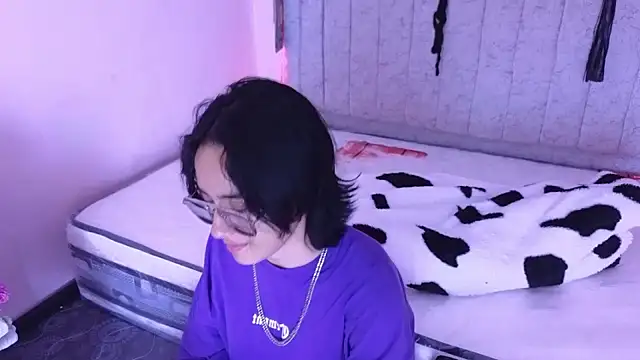 Snapshot of katalinathxandbritney1 chatting on September 2025 08:53:02 PM katalinathxandbritney1 online show from September 2025 08:53:02 PM