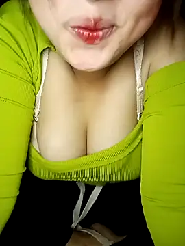 Snapshot of -DuSi- chatting on October 2025 01:42:02 AM -DuSi- online show from October 2025 01:42:02 AM