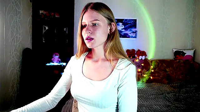 Snapshot of Luntryy chatting on October 2025 10:37:02 AM Luntryy online show from October 2025 10:37:02 AM