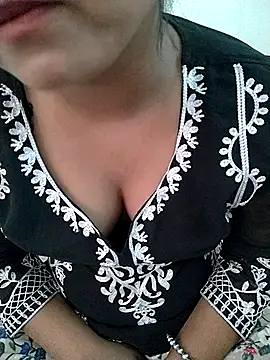 Snapshot of Kavya_Rathore chatting on November 2025 04:58:02 AM Kavya Rathore online show from November 2025 04:58:02 AM