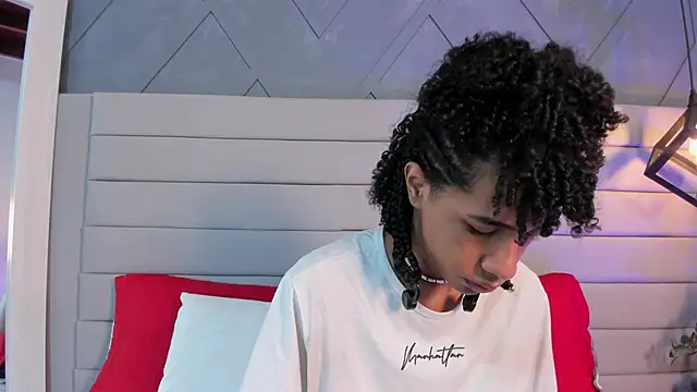 Snapshot of Johan_gz_ chatting on November 2025 11:53:02 AM Johan gz online show from November 2025 11:53:02 AM