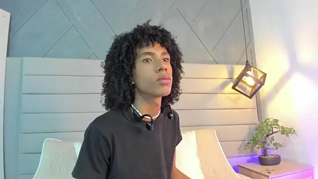 Snapshot of Johan_gz_ chatting on November 2025 07:39:02 PM Johan gz online show from November 2025 07:39:02 PM