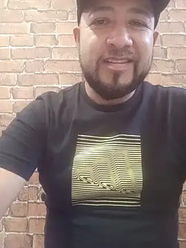 facha28 online show from November 2025 06:28:02 PM