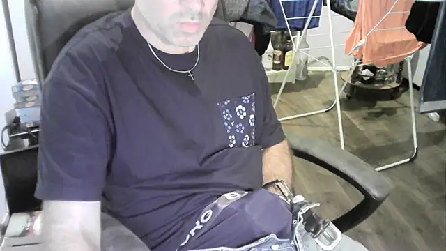 Snapshot of Chrisprngr chatting on September 2025 04:29:01 PM Chrisprngr online show from September 2025 04:29:01 PM