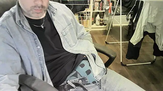 Snapshot of Chrisprngr chatting on September 2025 08:14:01 PM Chrisprngr online show from September 2025 08:14:01 PM