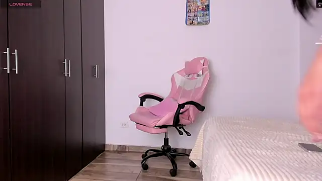 kendal hot01 online show from March 2026 11:55:01 PM