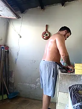 Catire10  online show from April 2026 07:03:02 PM