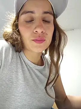 aytanna torrez online show from October 2025 03:05:02 PM