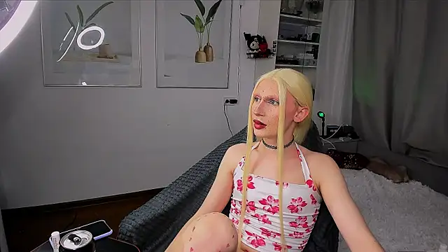 yoi mika online show from December 2025 09:09:02 PM