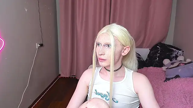 yoi mika online show from December 2025 10:49:01 PM