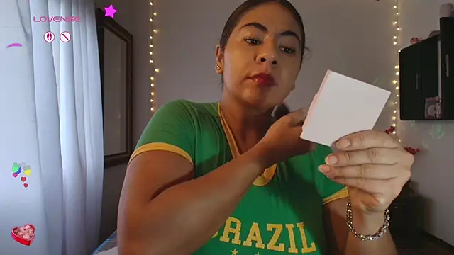 samanthahut1 online show from October 2025 09:26:02 PM