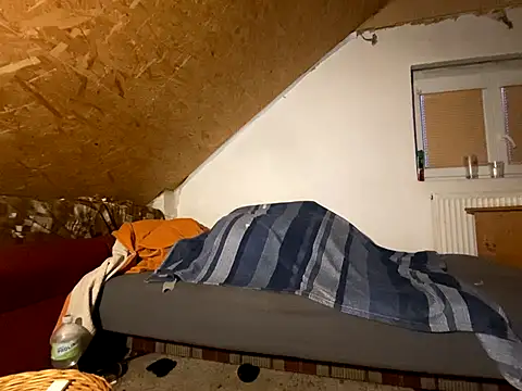 Snapshot of Salon1986 chatting on December 2025 06:42:02 AM Salon1986 online show from December 2025 06:42:02 AM