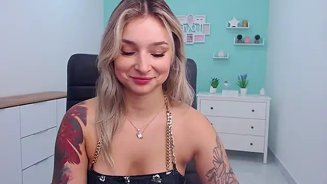 Snapshot of LilFleurish chatting on November 2025 05:29:02 AM LilFleurish online show from November 2025 05:29:02 AM