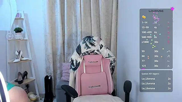 Snapshot of sarah_saenz_ chatting on November 2025 03:52:02 PM sarah saenz online show from November 2025 03:52:02 PM