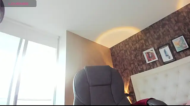 sweet  vanessa1 online show from February 2026 10:58:01 PM