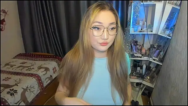 lyra x online show from January 2026 03:27:02 PM