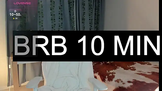 Snapshot of Vanellopes chatting on November 2025 01:44:02 PM Vanellopes online show from November 2025 01:44:02 PM