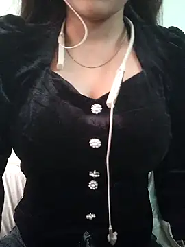 Neha Tyagi online show from November 2025 05:39:01 AM