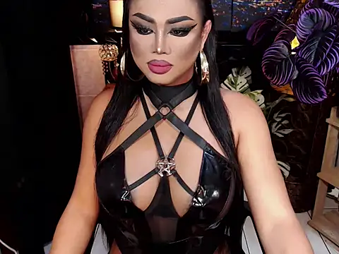 TRANSLUNAA online show from December 2025 04:22:01 AM