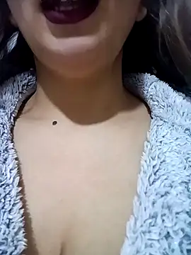 LINA-DALOUA online show from January 2026 07:28:01 PM