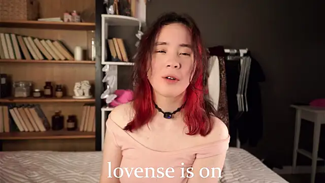 Snapshot of AlbertaClack chatting on November 2025 11:43:02 AM AlbertaClack online show from November 2025 11:43:02 AM