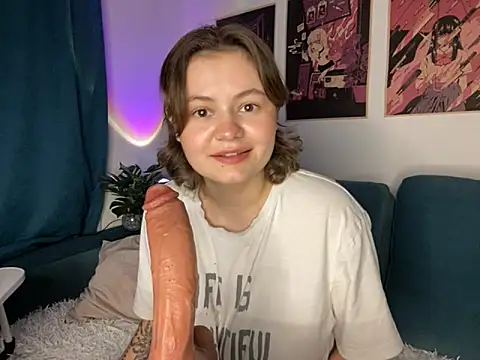 MoonIvy  online show from September 2025 05:12:02 PM