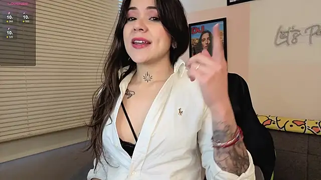 Snapshot of SujannaVarma_ chatting on November 2025 06:51:02 PM SujannaVarma online show from November 2025 06:51:02 PM