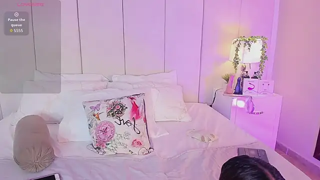 Snapshot of mia_rousse25 chatting on October 2025 02:41:02 PM mia rousse25 online show from October 2025 02:41:02 PM