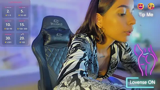 mia rousse25 online show from January 2026 02:33:01 PM