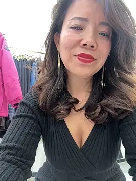 anna yngs online show from November 2025 12:25:01 PM