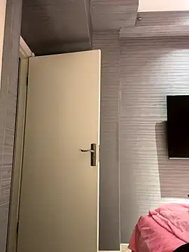 anna yngs online show from December 2025 02:52:02 AM