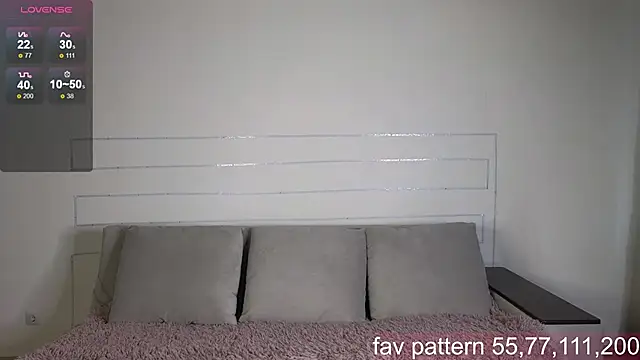 Snapshot of UwuSabrina chatting on November 2025 06:52:01 AM UwuSabrina online show from November 2025 06:52:01 AM