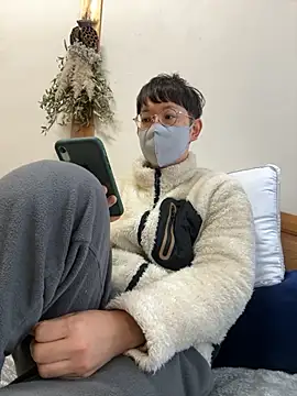 tom19899q online show from December 2025 10:29:02 PM