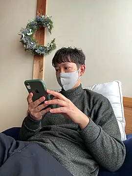 tom19899q online show from December 2025 05:35:02 AM