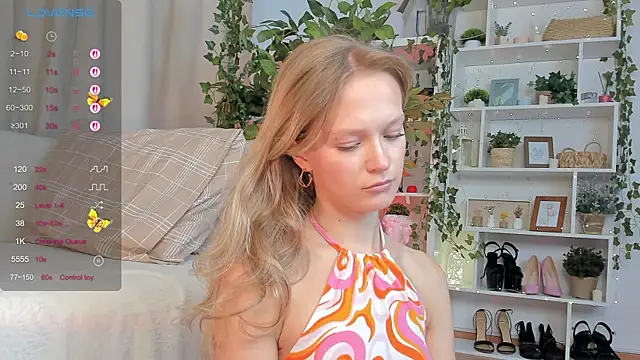Snapshot of Kara_smalltits chatting on September 2025 11:55:02 AM Kara smalltits online show from September 2025 11:55:02 AM