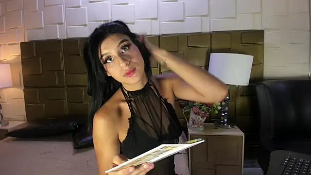 VioletLux online show from October 2025 08:07:01 PM