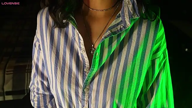 Snapshot of NidhiChandra chatting on December 2025 07:17:02 AM NidhiChandra online show from December 2025 07:17:02 AM