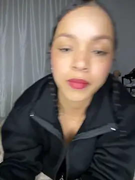 Yasmin777  online show from November 2025 12:10:01 AM