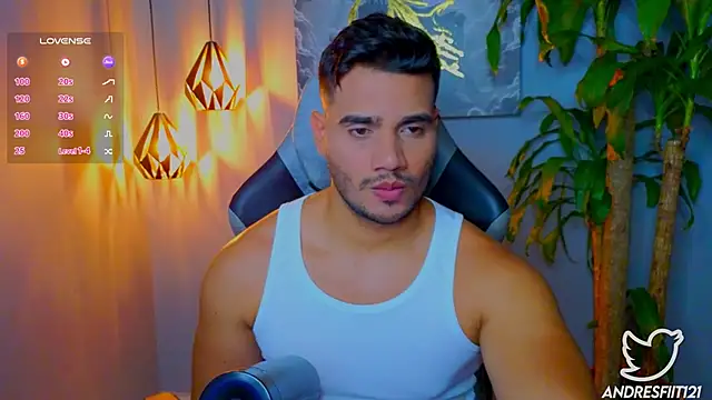 Snapshot of AndresR3 chatting on October 2025 01:03:01 AM AndresR3 online show from October 2025 01:03:01 AM