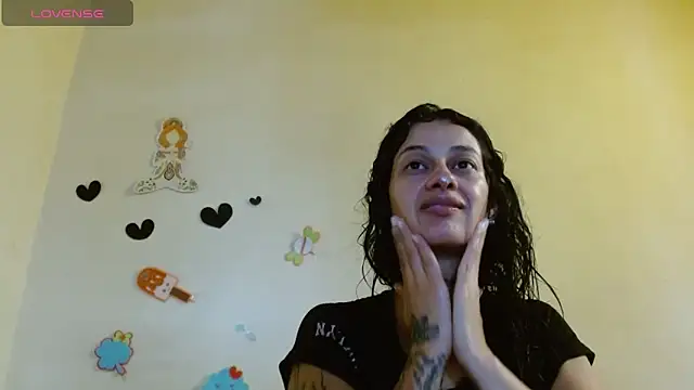 Snapshot of Akasha001 chatting on November 2025 06:40:01 PM Akasha001 online show from November 2025 06:40:01 PM