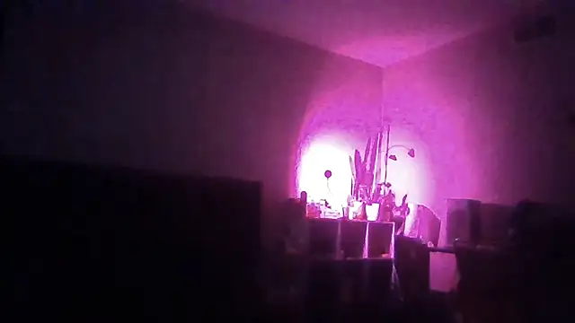 1n0nlythroat online show from May 2026 11:47:01 PM