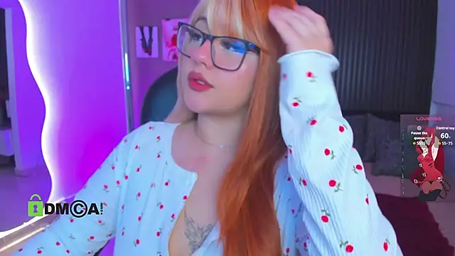 Snapshot of Dulcerose_01 chatting on May 2026 08:48:02 PM Dulcerose 01 online show from May 2026 08:48:02 PM