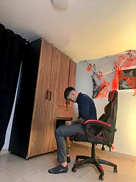 ALPHA DOMINUS  online show from October 2025 04:23:02 AM