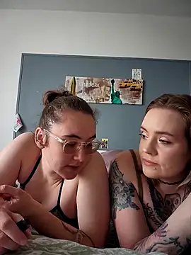 AndHerXO online show from February 2026 01:43:01 PM