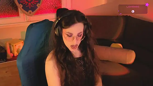 Snapshot of Zesty_Peach chatting on May 2026 10:19:01 PM Zesty Peach online show from May 2026 10:19:01 PM