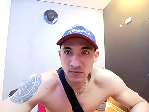 Snapshot of jhonny_thes28 chatting on September 2025 01:33:01 AM jhonny thes28 online show from September 2025 01:33:01 AM