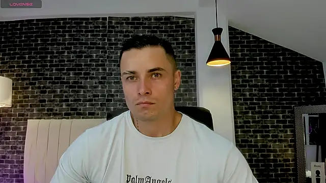 connorsmiith online show from April 2026 12:22:02 AM